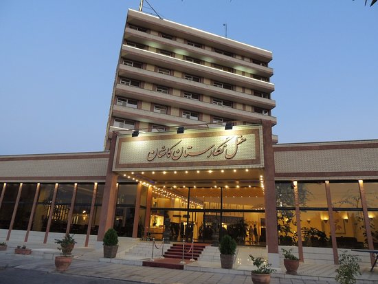 Narenjestan Hotel